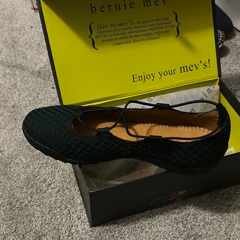 bernie mev. Women's Deep Green Woven Flats
